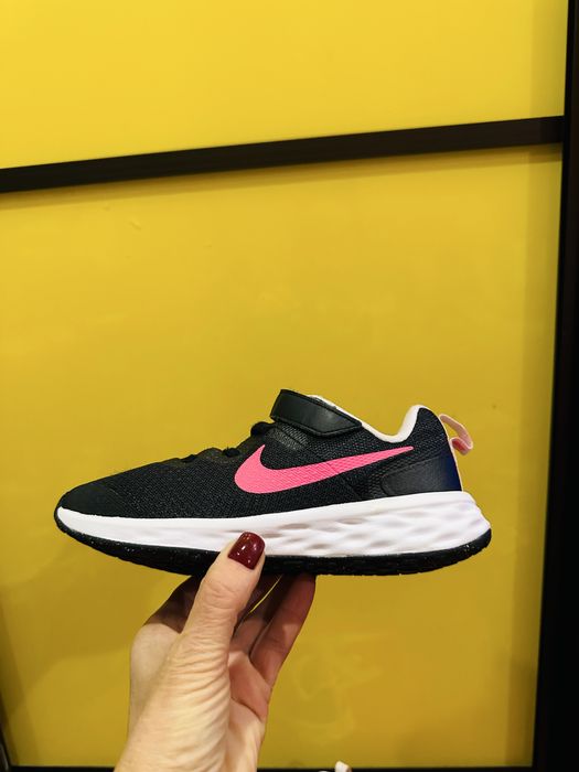 Кроссовки Nike Revolution размер 33