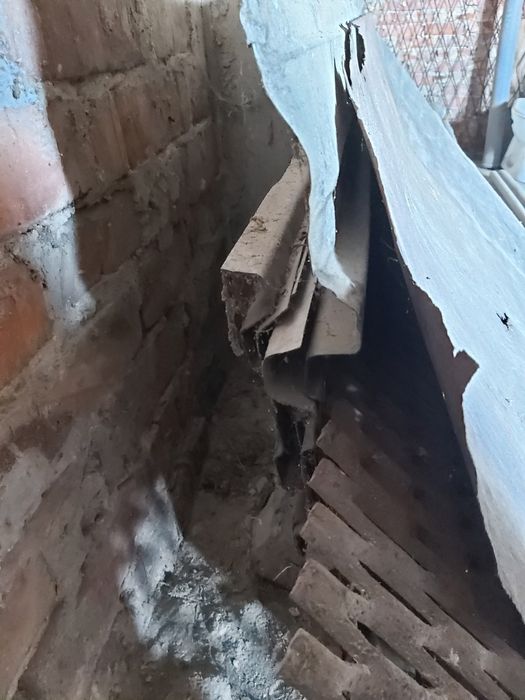 Arkusze blachy falówki z PRL i siatka górnicza