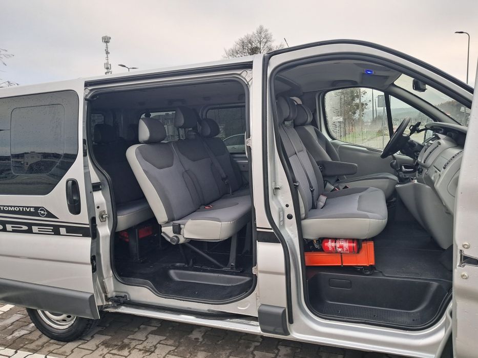 Wynajem busów vanów 9 osobowych