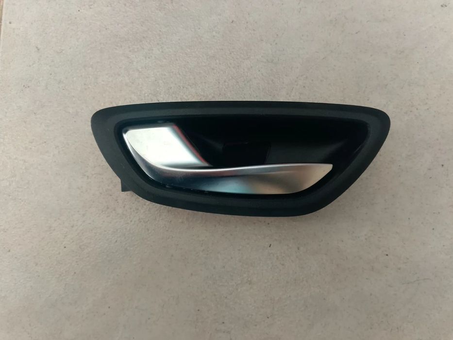 PUXADOR INTERIOR ESQUERDO RENAULT MEGANE IV / 806718801R