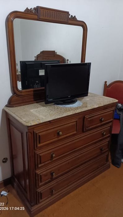 Conjunto de quarto móveis antigos