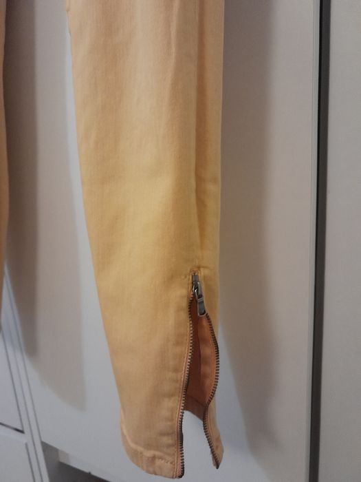 Spodnie jeans damskie
