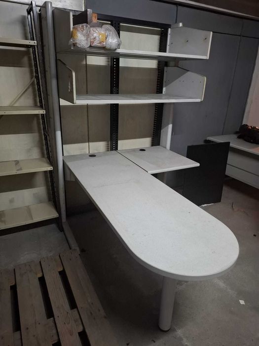 Mobiliário Profissional P/Material Informático