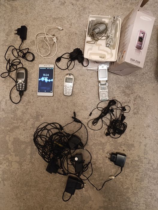 Мобильные телефоны