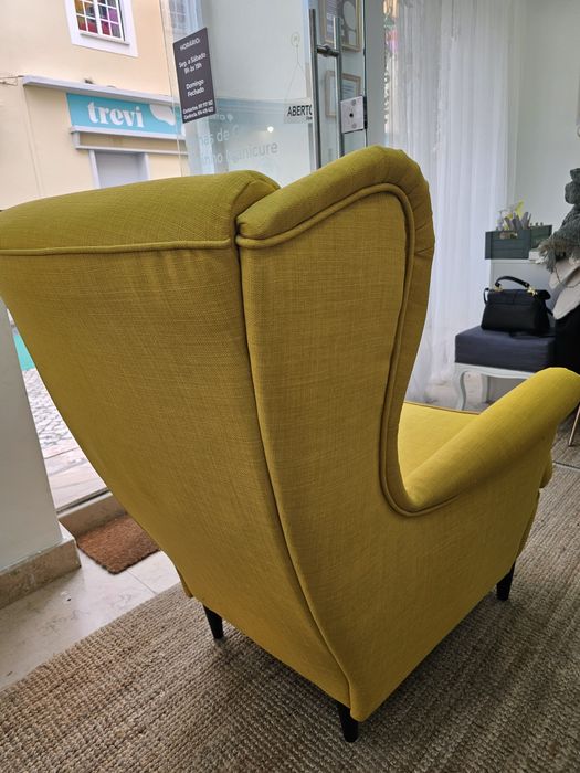 Poltronas de ikea. Usados. Sempre era tapados com mantas .