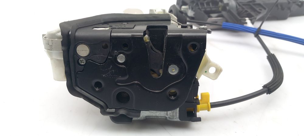 Fechadura / fecho porta frente esquerdo AUDI A4 (8K2, B8)