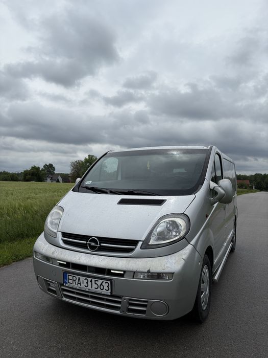 Opel Vivaro 2.5 DTI 2003r.