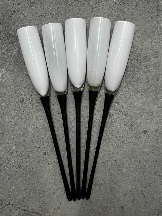 5 Flutes de Champanhe / Espumante Originais – Branco e Preto