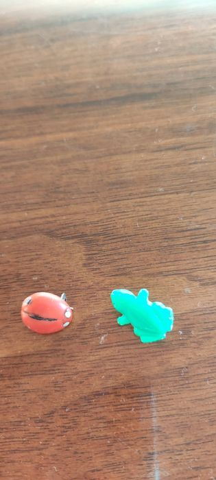 Kultowe broszki PRL, Biedronka i żabka