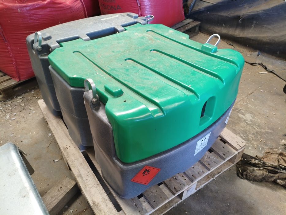 Zbiornik mobilny na benzynę 250l