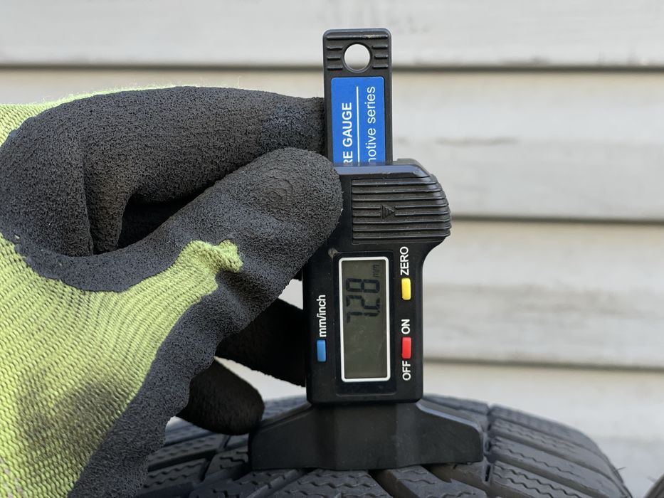 Продам комплект зимових шин Vredestain 175/65 R14