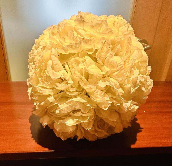 Bola de Decoração em Cor Branca