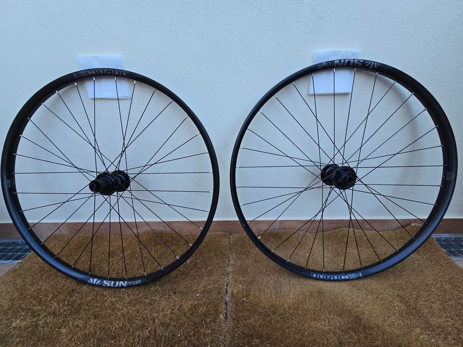 Rodas 29" Boost Sun Ringle Duroc30 (COMO NOVAS)