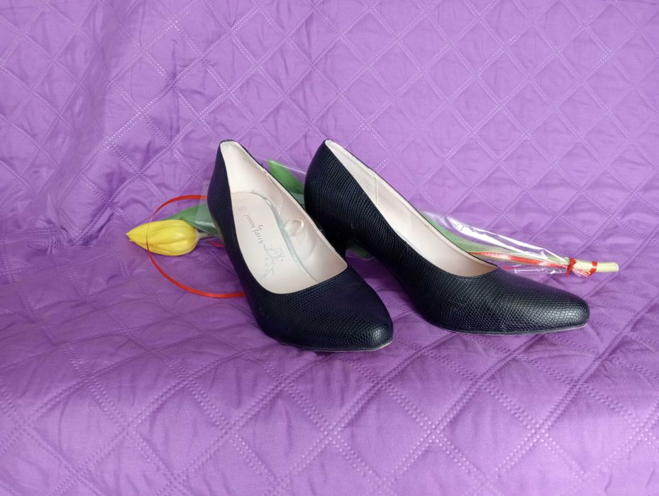 r.41 szpilki czarne (dowóz)