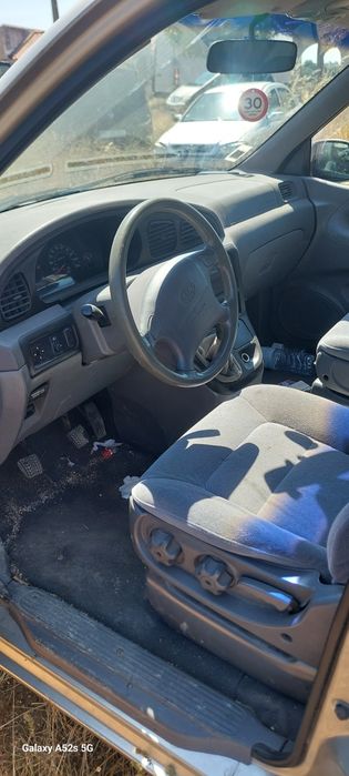 Para peças ou recuperar kia Carnival 2.9TDi 7lugares ano2000 com docum