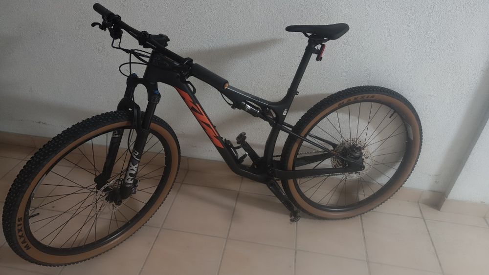 KTM scarp elite 2025 carbono como nova