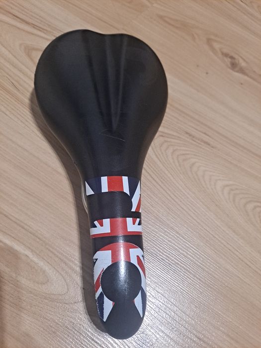 Siodełko rowerowe Fabric Shallow Race