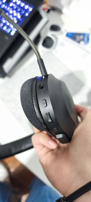 Fones Razer barracuda x