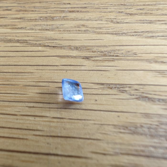 Tanzanit naturalny 0,75 ct