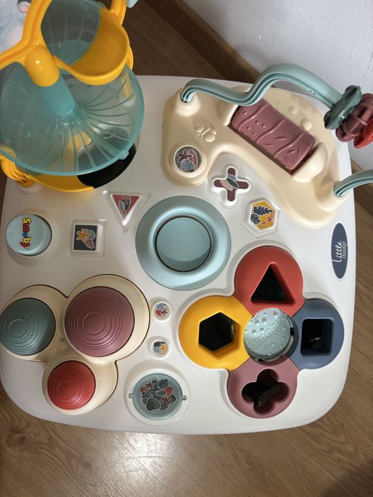 Mesa de atividades Tiny love