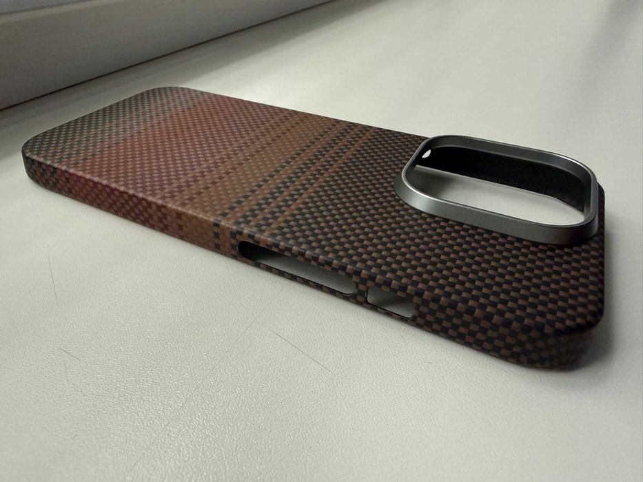 Карбоновий чохол Proove Carbon Slim для iPhone 16 Pro