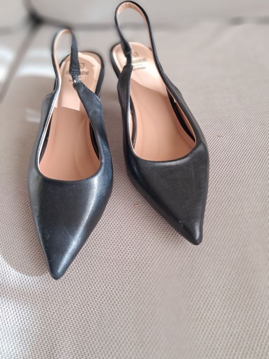 Sapatos de pele cor preta