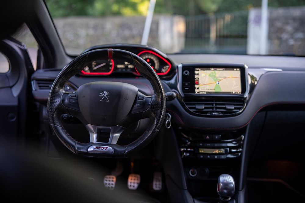 Peugeot 208 GTi THP 208 — photo 3