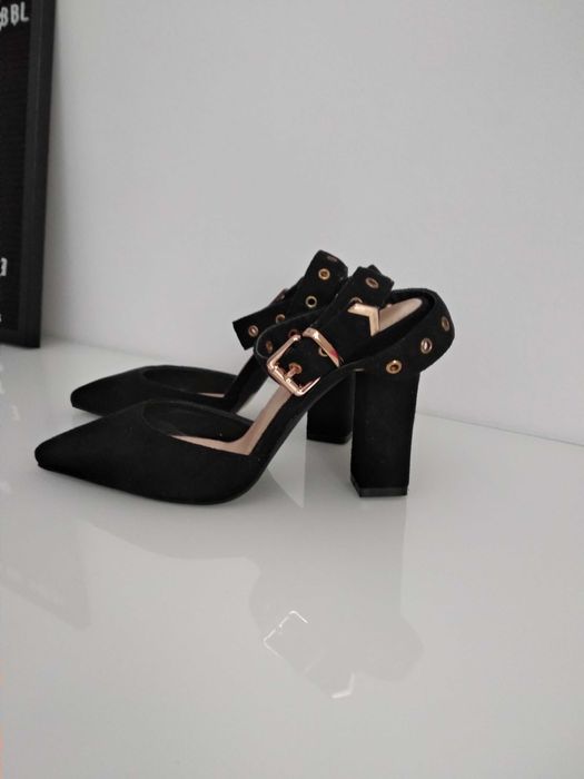 Nowe szpilki czarne RAID złote wykończenia słupek rozmiar 38