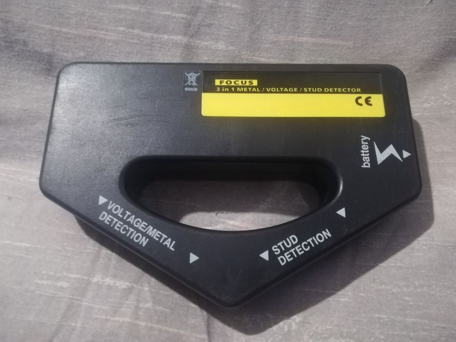 Detektor prądu metali oraz drewna