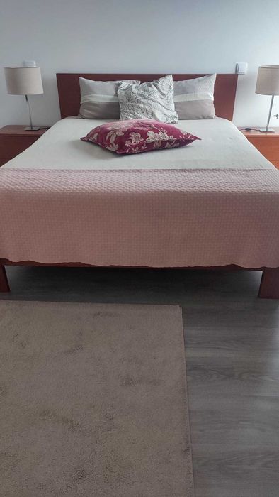 Cama de casal + estrado + colchão