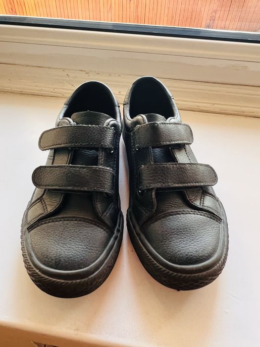 Кеды, кроссовки, кросы ,в идеале фирменные 35, 34 размер