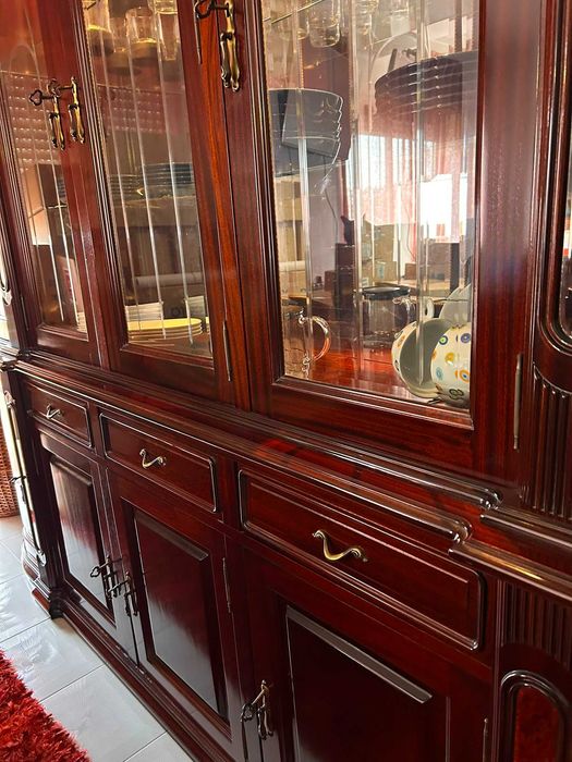 Conjunto de sala de jantar clássico