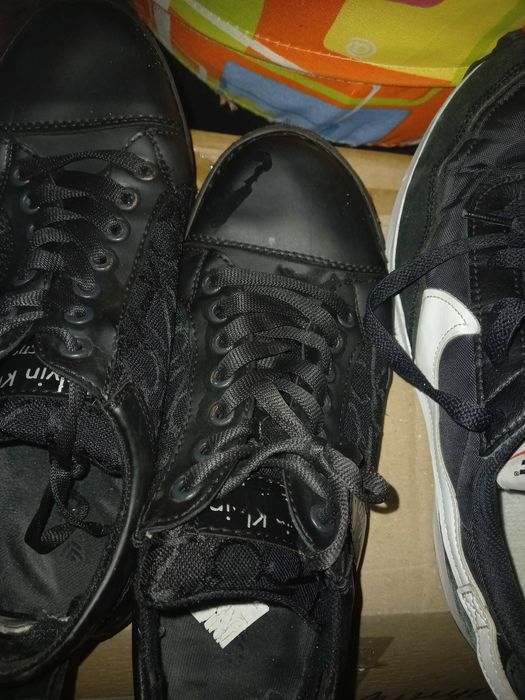 ДВЕ ПАРЫ кроссовок 41.5 размера б.у. но пригодны для работы