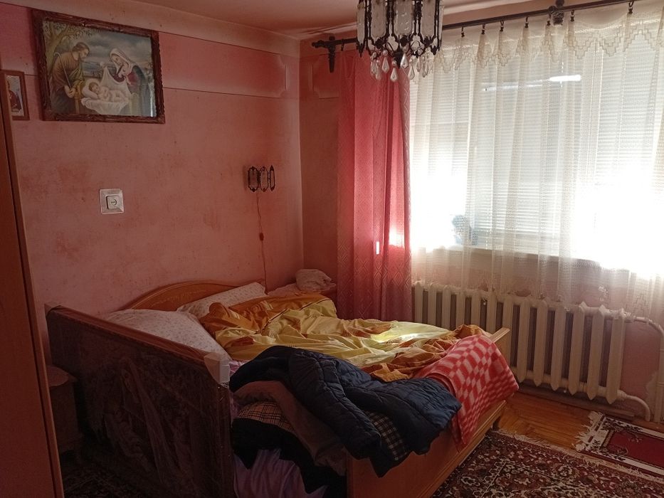 Будинок в тихому районі міста Берегове, зручна локація