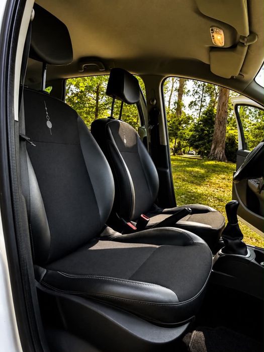Renaul Clios sport tourer
