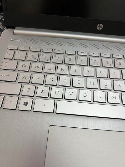 HP 14s-dq0008np – Portátil em Excelente Estado