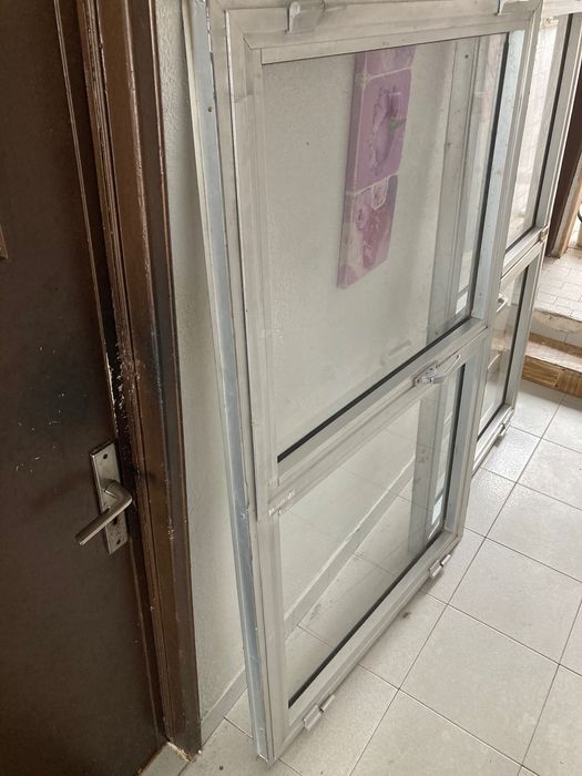 Vendo janela alumínio 1600x100