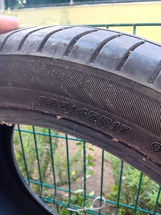 Vendo pneu Bridgestone 225/45 17