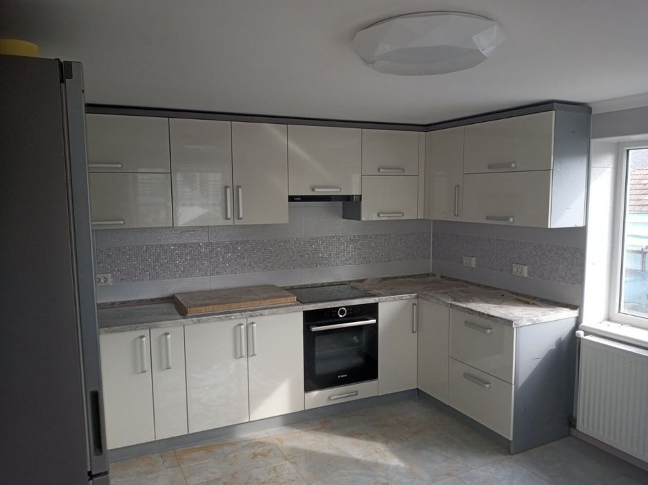 Кухня на замовлення. Стіл, шафа, стільниці. Кухня під ключ