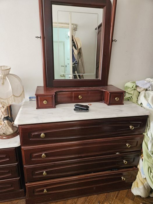 Cama de casal em madeira