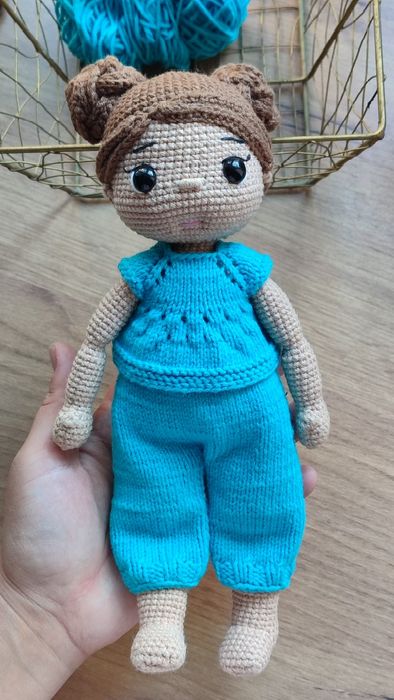 Лялька амігурумі