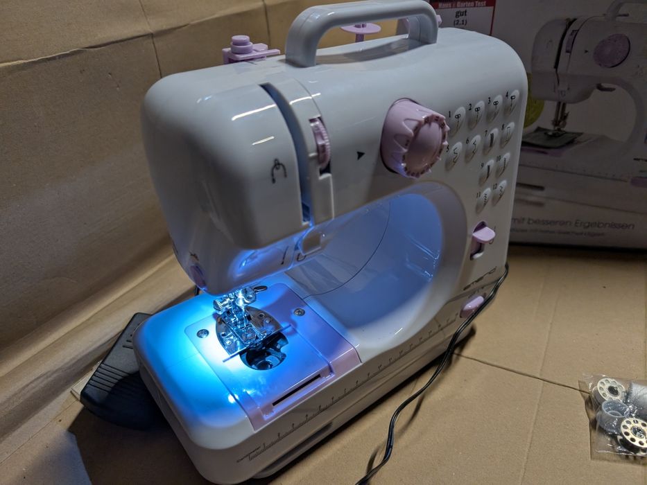 maszyna do szycia Emerio SEW-121820
