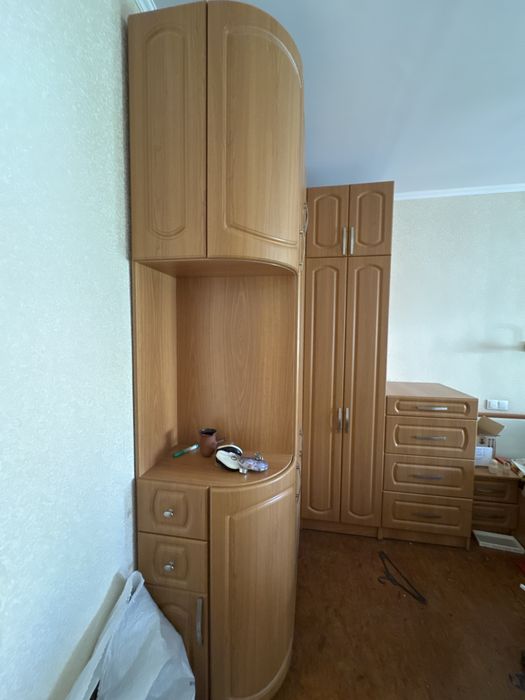 шкаф, сервант для посуды и шкаф купе с тумбами