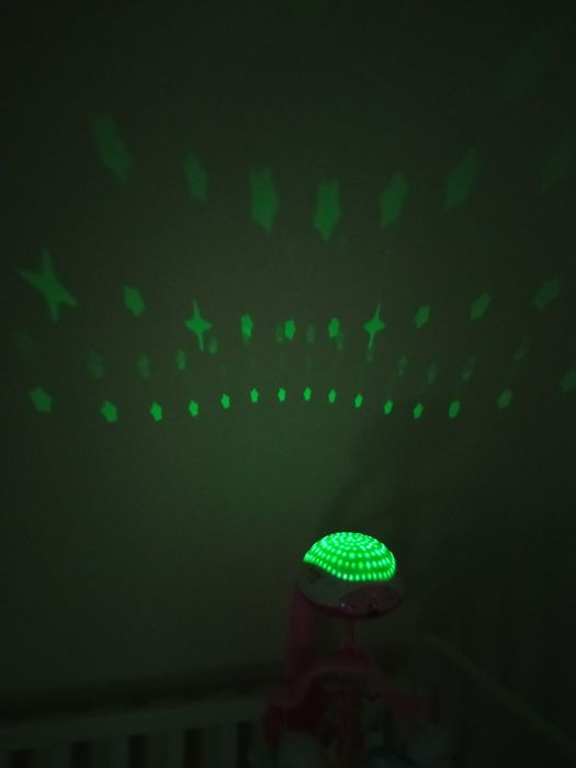 Mobile.  Musical para cama de bebê
