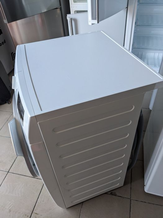 Вузька Пральна машина AEG 7000 series ProSense 1-7kg A+++