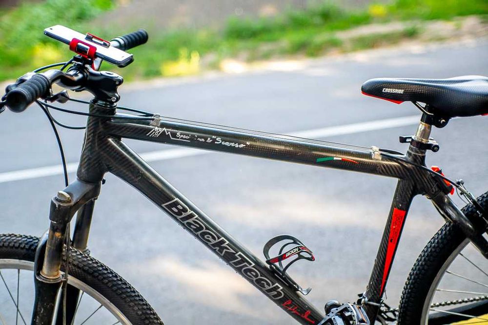 Карбонова рама BlackTech Carbon, Італія
