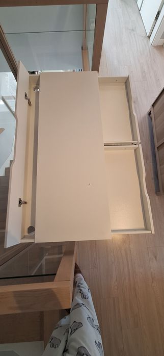 Biurko Alex IKEA – białe, nowoczesne, z dwiema szufladami