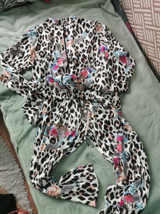 Dres damski tureckiej firmy Womanary