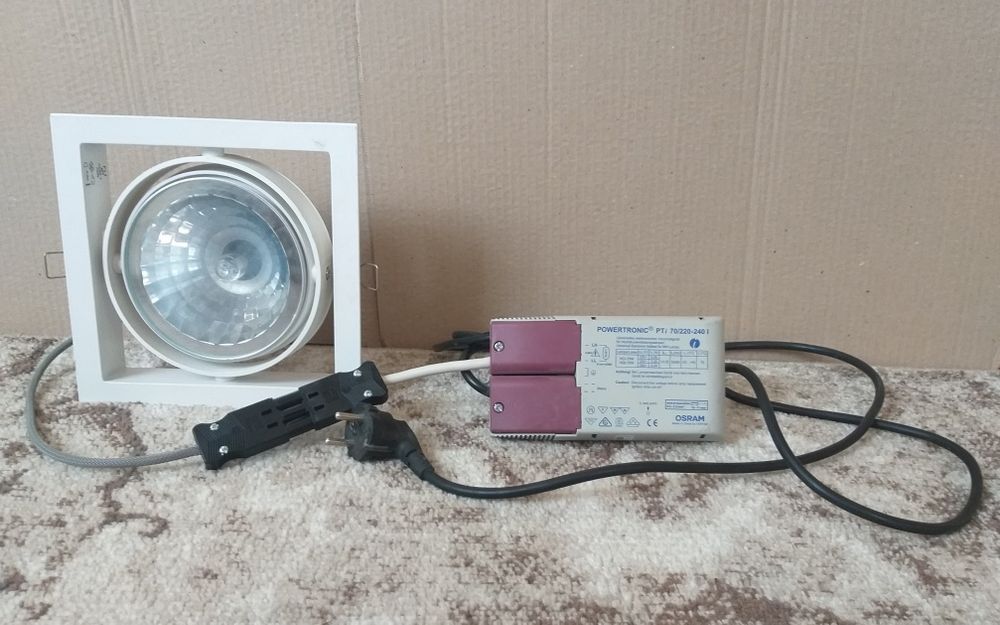 Прожектор в розетку + стабілізатор напруги OSRAM POWERTRONIC PTi 70/22