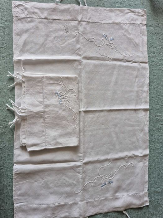 Fronhas vintage em linho e bordado manual